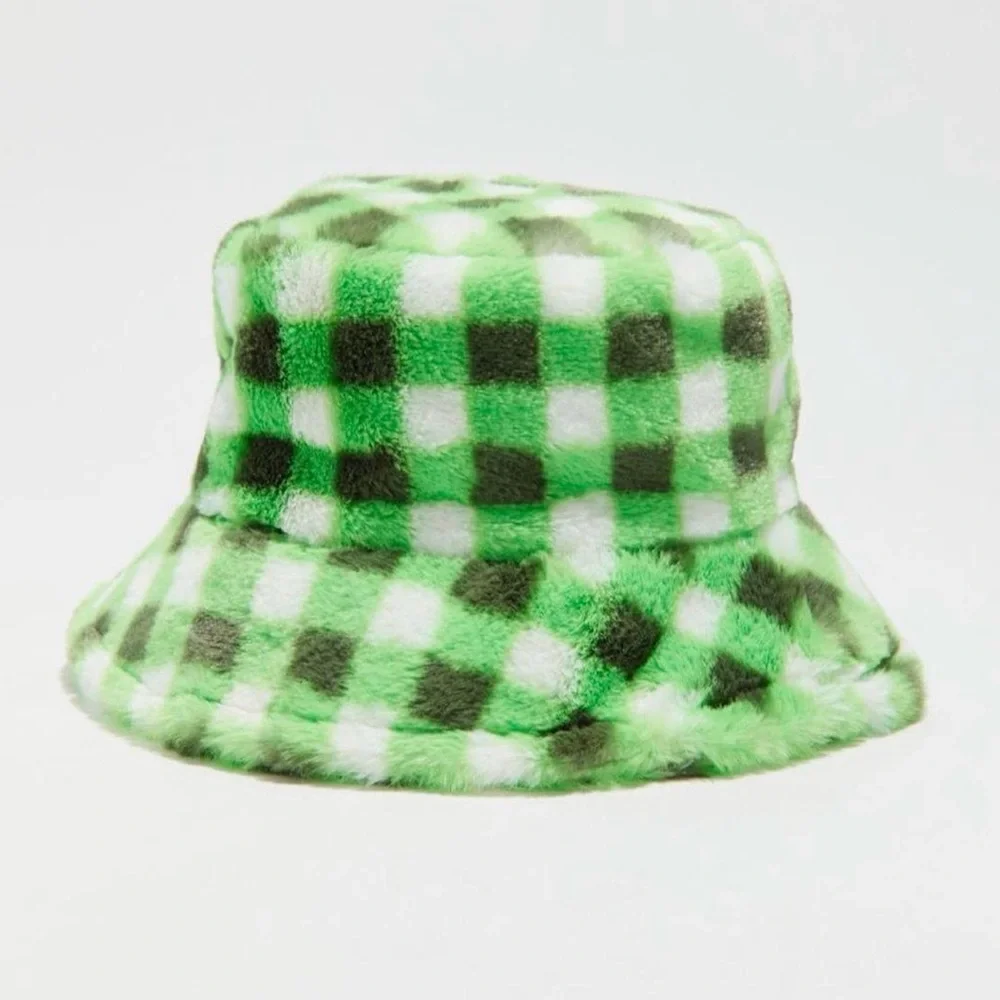 NWOT Urban Outfitters Knox Printed Faux Fur Bucket